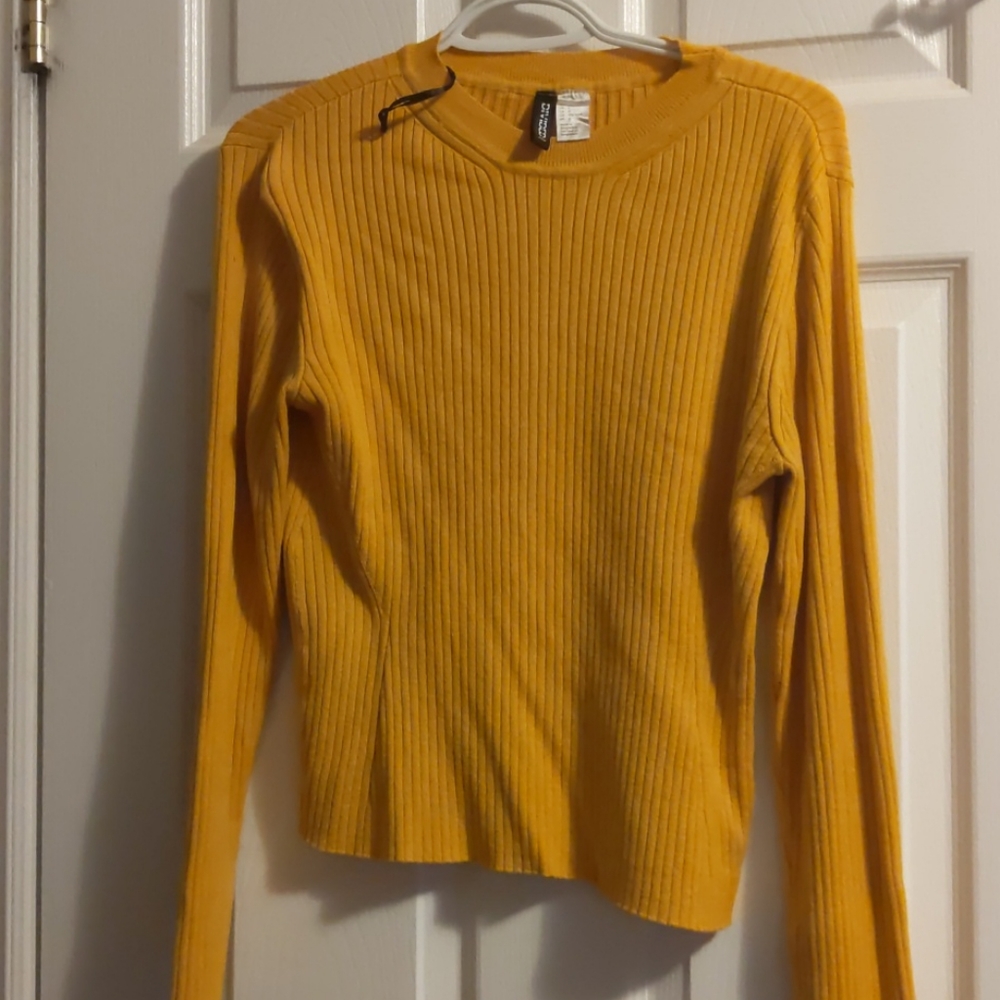 Mustard yellow sweater